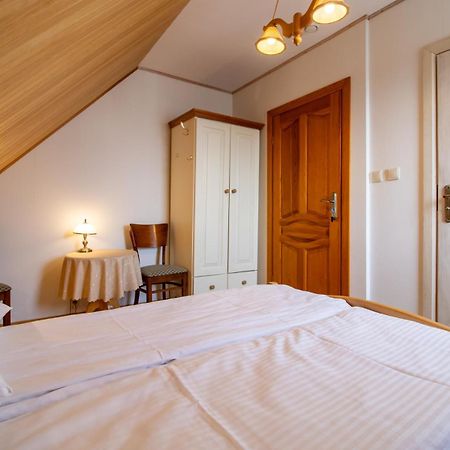 Wisniowy Sad Guest House เบียโวเวียชา ภายนอก รูปภาพ