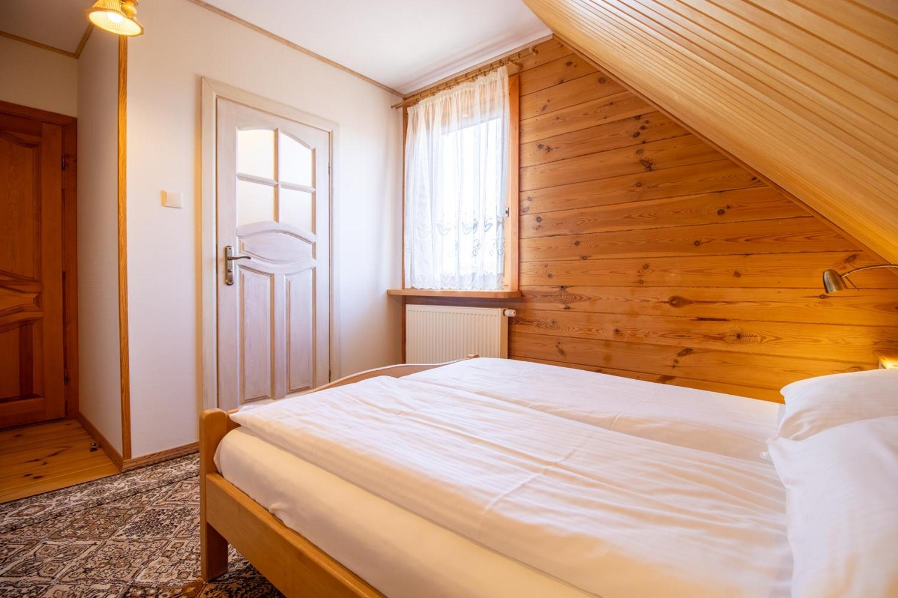 Wisniowy Sad Guest House เบียโวเวียชา ภายนอก รูปภาพ