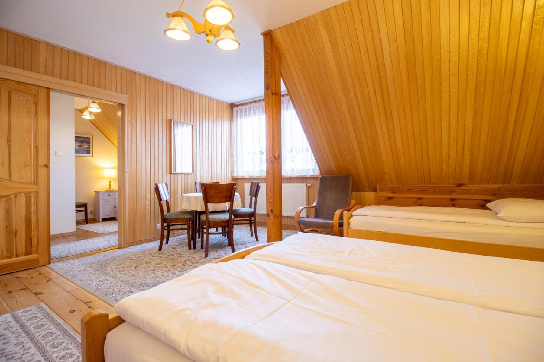 Wisniowy Sad Guest House เบียโวเวียชา ภายนอก รูปภาพ