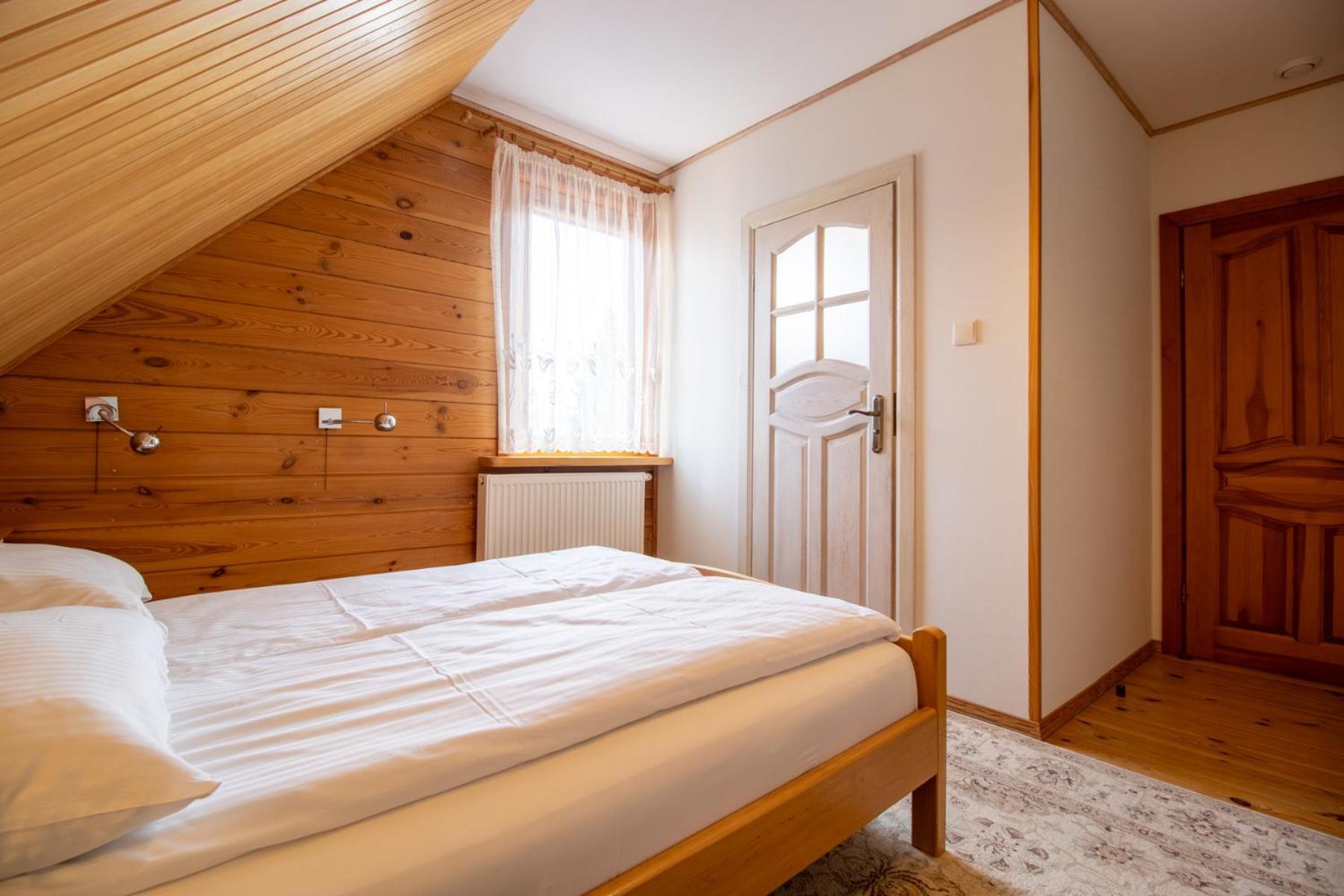 Wisniowy Sad Guest House เบียโวเวียชา ภายนอก รูปภาพ